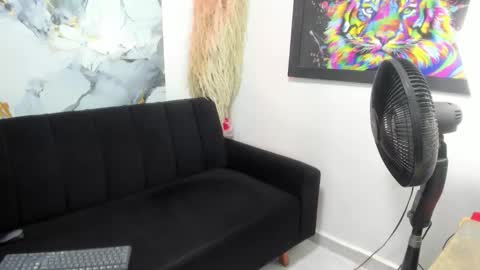 JESSICA online show from December 18, 8:15 pm