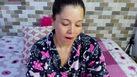 Snapshot of jessica_robertss chatting on May 20, 1:01 am jessimodel independient online show from May 20, 1:01 am