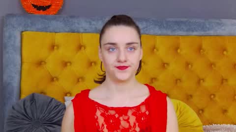 Jessica White online show from November 13, 4:55 am