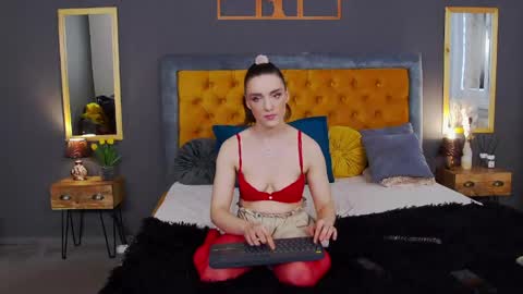 Snapshot of jessica_whitte_ chatting on May 25, 4:29 am Jessica White online show from May 25, 4:29 am