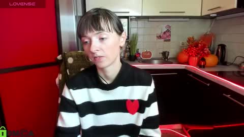 jessicaforris online show from November 12, 8:04 am