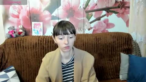 jessicaforris online show from June 19, 7:12 am