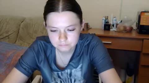 jessicaholland1 online show from June 10, 5:45 pm