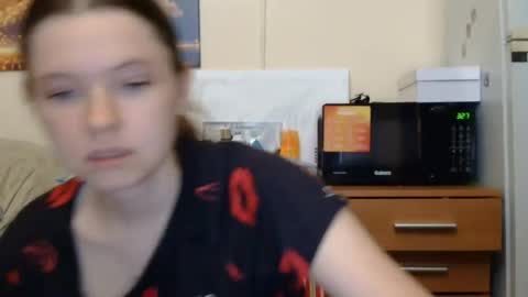 jessicaholland1 online show from July 17, 6:24 pm