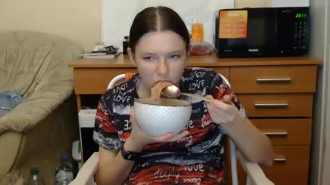 jessicaholland1 online show from July 18, 6:12 pm
