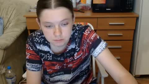 jessicaholland1 online show from July 19, 5:27 pm