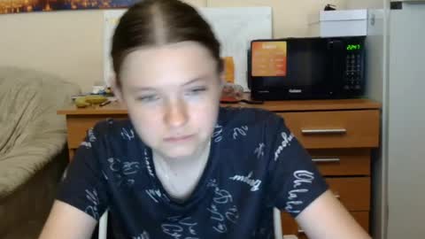 jessicaholland1 online show from July 21, 5:48 pm