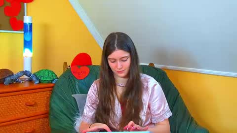 Jessica online show from February 15, 8:02 am