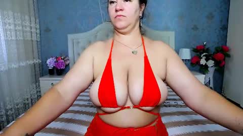 Snapshot of jessicalove20 chatting on June 11, 3:15 am single mommy online show from June 11, 3:15 am