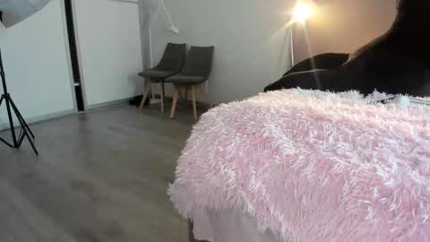 JessicaMooon online show from February 17, 9:06 am