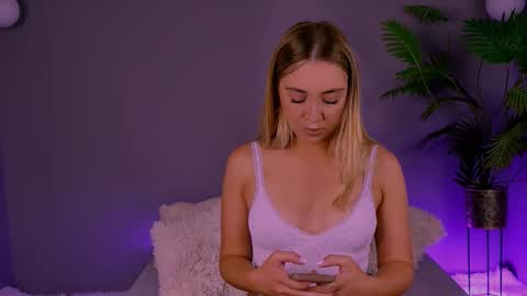 jessiellle online show from October 23, 7:07 am