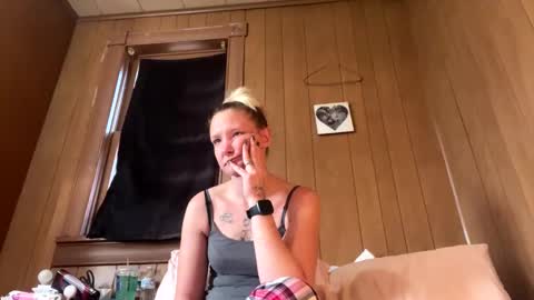 Wonderland online show from December 3, 8:28 pm