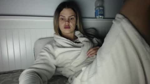 jessieryan online show from November 28, 5:10 am