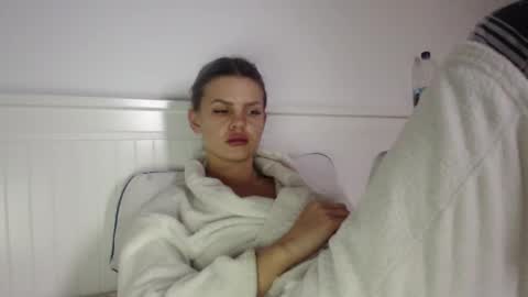 jessieryan online show from February 17, 6:43 am