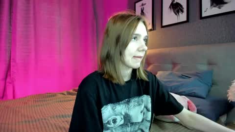 Snapshot of jessiexxiv chatting on June 20, 9:23 am Jessie online show from June 20, 9:23 am
