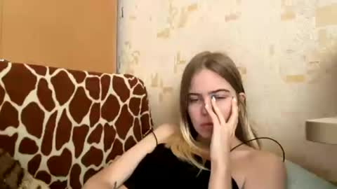 Snapshot of jessika_evans chatting on June 8, 1:22 pm jessika_evans online show from June 8, 1:22 pm