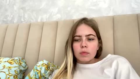 Snapshot of jessika_evans chatting on June 14, 8:05 am jessika_evans online show from June 14, 8:05 am