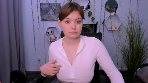 Snapshot of jessika_pur chatting on December 12, 5:10 am Jessi online show from December 12, 5:10 am