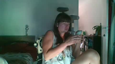 Snapshot of jesssijess chatting on June 20, 9:01 am JessiJess online show from June 20, 9:01 am