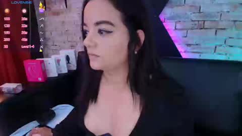 Snapshot of jessy_capelli chatting on October 31, 7:37 pm jessy_capelli online show from October 31, 7:37 pm