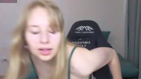 Snapshot of jessy_comely chatting on July 13, 2:31 pm Jessy online show from July 13, 2:31 pm