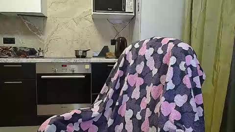 jessy_yng online show from October 13, 12:05 pm