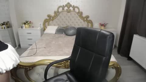 jessycatop online show from February 5, 7:46 am