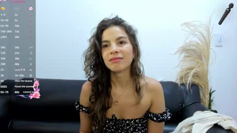 Snapshot of jessye_golden chatting on May 13, 5:43 pm jessye_golden online show from May 13, 5:43 pm