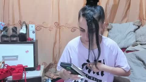 Snapshot of jessylonghair chatting on July 21, 7:27 pm Jessylonghair online show from July 21, 7:27 pm
