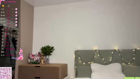 Snapshot of jettamona chatting on December 15, 2:43 pm Mona online show from December 15, 2:43 pm