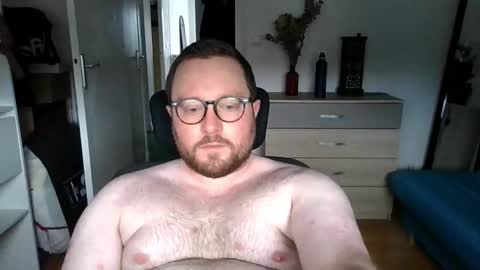 jeuneloup92 online show from November 15, 9:28 am