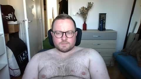 jeuneloup92 online show from November 30, 9:57 am