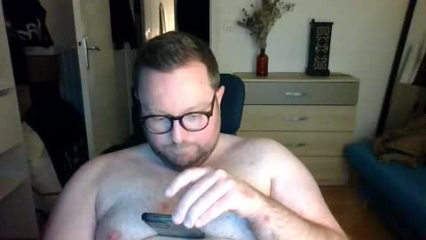 Snapshot of jeuneloup92 chatting on January 7, 5:48 pm jeuneloup92 online show from January 7, 5:48 pm