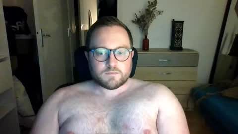 Snapshot of jeuneloup92 chatting on January 12, 5:29 pm jeuneloup92 online show from January 12, 5:29 pm