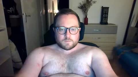 Snapshot of jeuneloup92 chatting on January 14, 5:40 pm jeuneloup92 online show from January 14, 5:40 pm