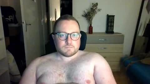 Snapshot of jeuneloup92 chatting on January 15, 5:27 pm jeuneloup92 online show from January 15, 5:27 pm