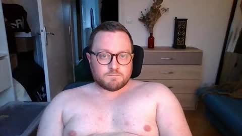 Snapshot of jeuneloup92 chatting on February 9, 5:17 pm jeuneloup92 online show from February 9, 5:17 pm