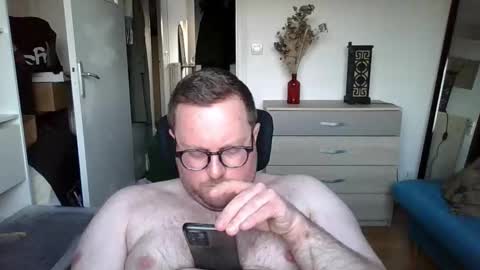 Snapshot of jeuneloup92 chatting on March 9, 5:50 pm jeuneloup92 online show from March 9, 5:50 pm