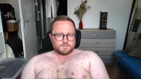 jeuneloup92 online show from May 11, 4:04 pm