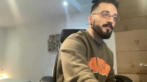 Snapshot of jeunemek00779042 chatting on December 5, 3:17 pm JEUNEMEK007 online show from December 5, 3:17 pm