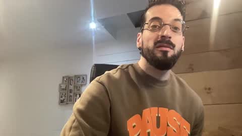 Snapshot of jeunemek00779042 chatting on January 20, 1:32 pm JEUNEMEK007 online show from January 20, 1:32 pm