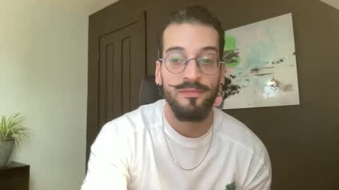 Snapshot of jeunemek00779042 chatting on October 30, 5:35 pm JEUNEMEK007 online show from October 30, 5:35 pm