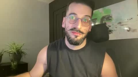 Snapshot of jeunemek00779042 chatting on December 23, 2:42 am JEUNEMEK007 online show from December 23, 2:42 am