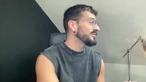 Snapshot of jeunemek00779042 chatting on February 9, 4:11 pm JEUNEMEK007 online show from February 9, 4:11 pm