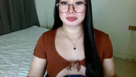 Snapshot of jewel_28 chatting on December 19, 8:34 pm Jewel online show from December 19, 8:34 pm