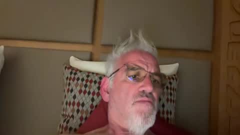 jewlronny online show from February 19, 9:44 pm