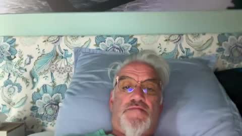 jewlronny online show from August 3, 6:12 am
