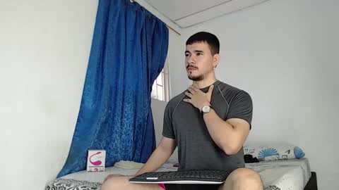 Snapshot of jeycob_happy97 chatting on October 22, 12:49 pm Juan David online show from October 22, 12:49 pm