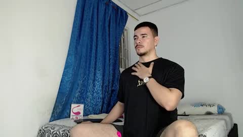 Snapshot of jeycob_happy97 chatting on November 6, 11:48 pm Juan David online show from November 6, 11:48 pm