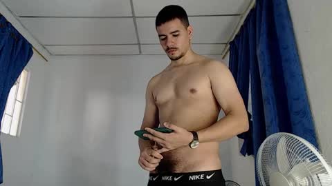 Snapshot of jeycob_happy97 chatting on November 7, 11:54 am Juan David online show from November 7, 11:54 am